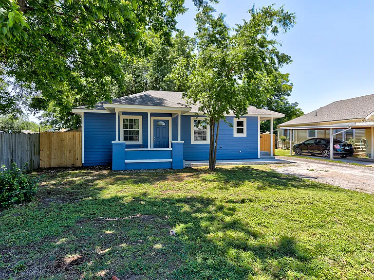 2416 SW 33rd St — Photo 3