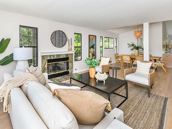4th image of 473 Fieldstone Drive