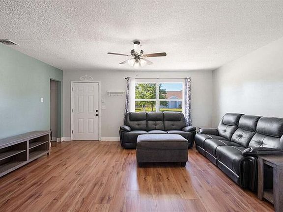 5th image of 2456 SE Melaleuca Blvd