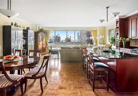 2nd image of 12 Beekman Pl #78B
