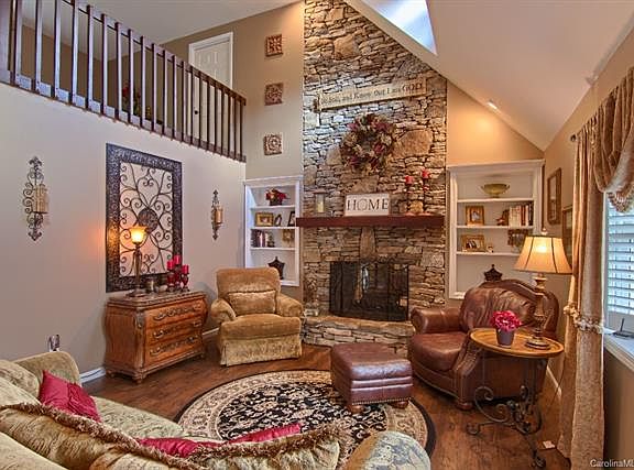 2nd image of 25 Freeman Knolls Dr