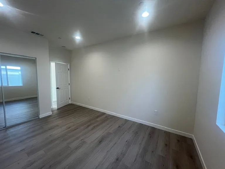 7317 -7321 Garden Grove Avenue — Photo 105