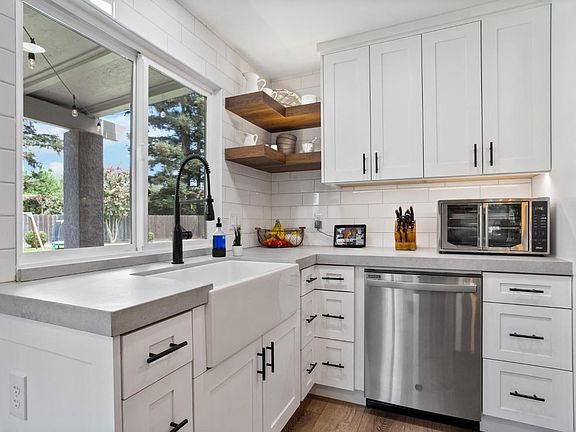 5th image of 10013 Plaza De Oro Dr