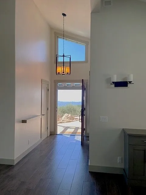 2 bed, 1913 sqft, $10,500 — Photo 3