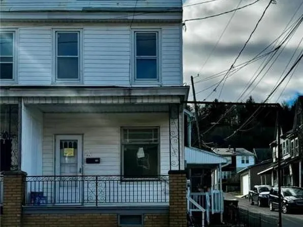 226 W 6th St, Mount Carmel, PA 17851