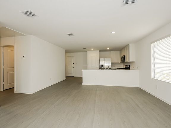 5th image of 2225 Crested Saguaro St