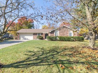 318 Woodland West Dr, Greenfield, IN