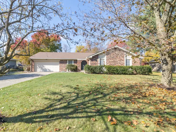 318 Woodland West Dr, Greenfield, IN 46140