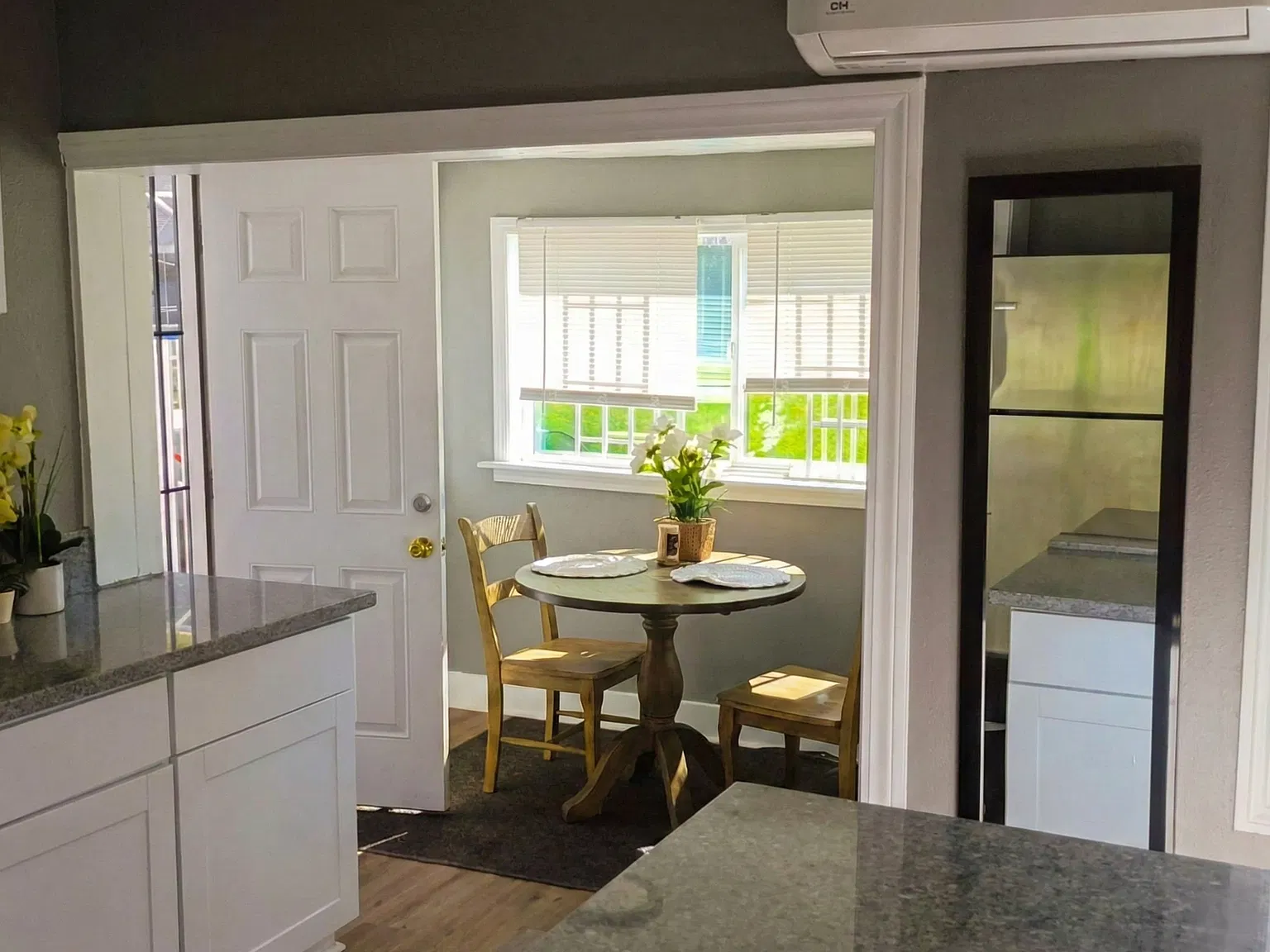 2 bed, 806 sqft, $2,600 — Photo 4