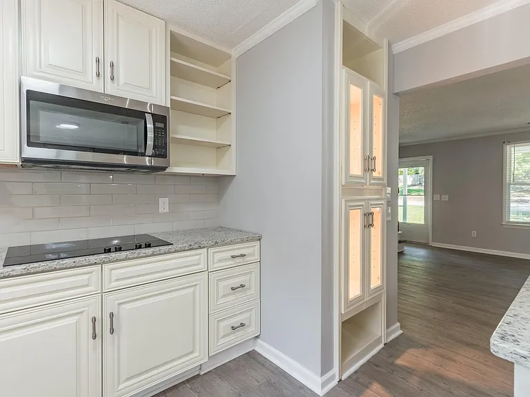 108 Dutch Dr — Photo 14