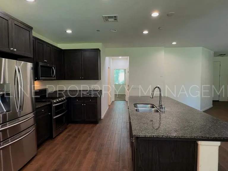 2919 S Tipton St — Photo 10