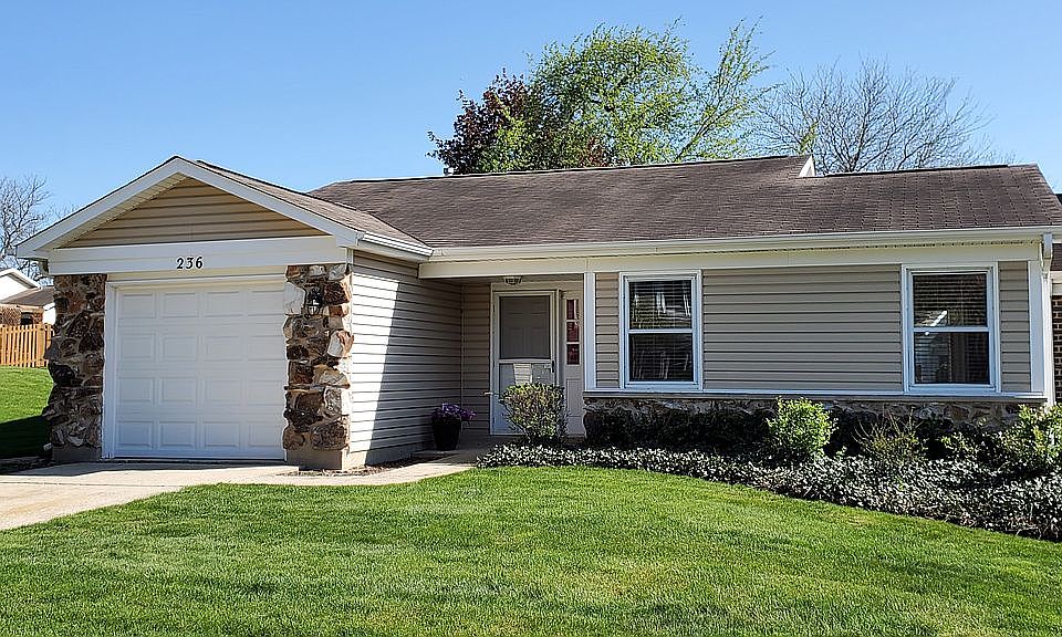 1st image of 236 Hedgerow Dr