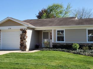 236 Hedgerow Dr, Bloomingdale, IL 60108