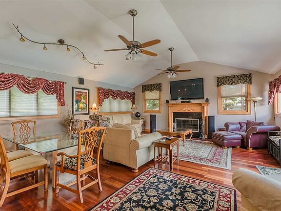 2nd image of 464 Sylvan Ave