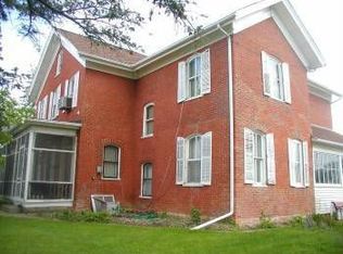 211 2nd St W, Wabasha, MN 55981