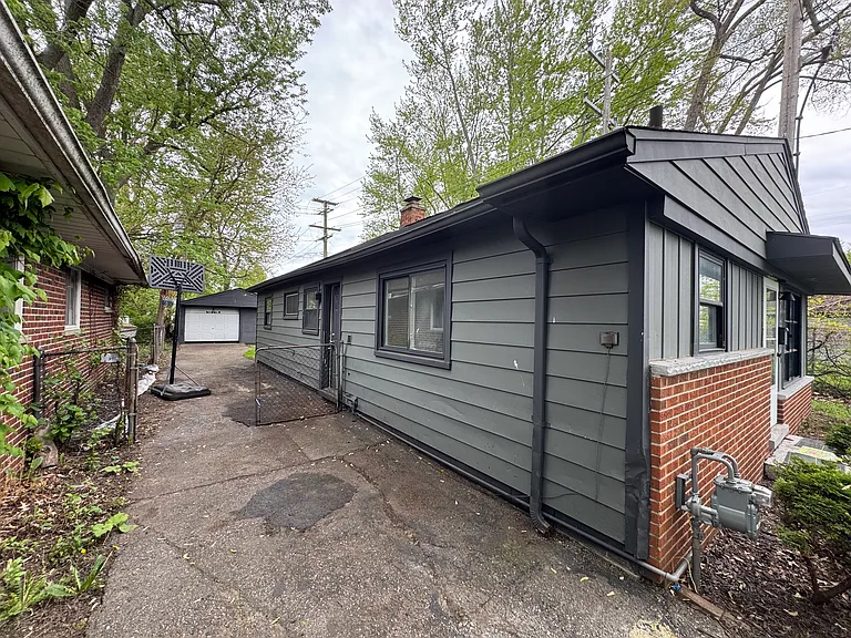 30247 Glenwood St — Photo 3