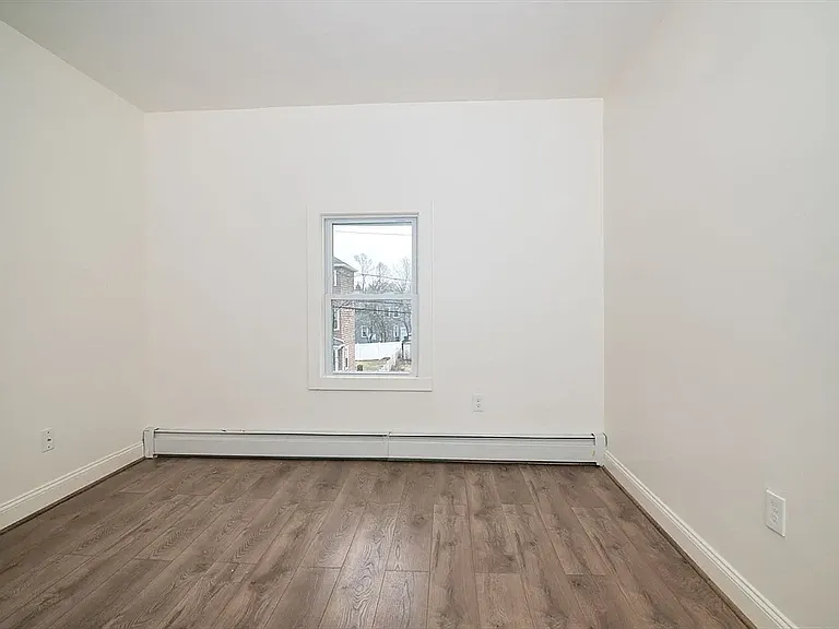 81 Gilbert St — Photo 5