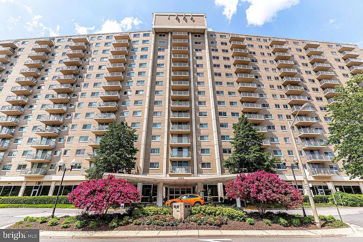 Building Photo - 1225 Martha Custis Dr #404