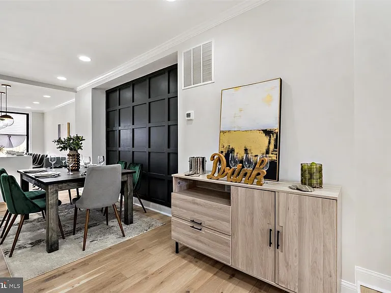1013 S Baylis St — Photo 14