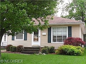 3rd image of 8123 Oxford Dr