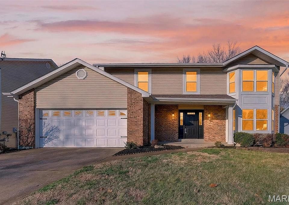 1st image of 1135 Carrington Dr