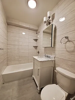 Rented by NYC Realty Brokers LLC | media 31