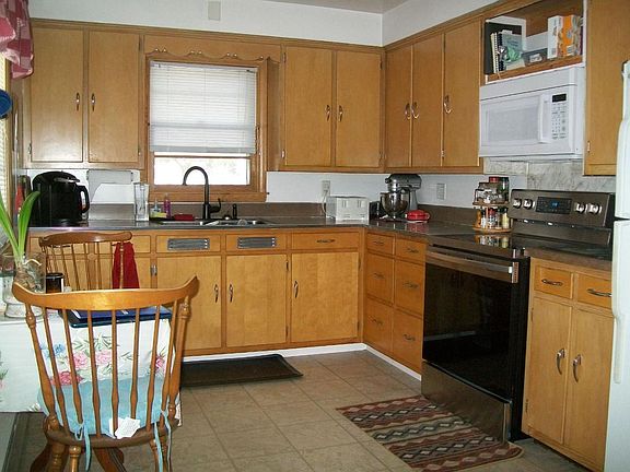 5th image of 517 Hemlock St