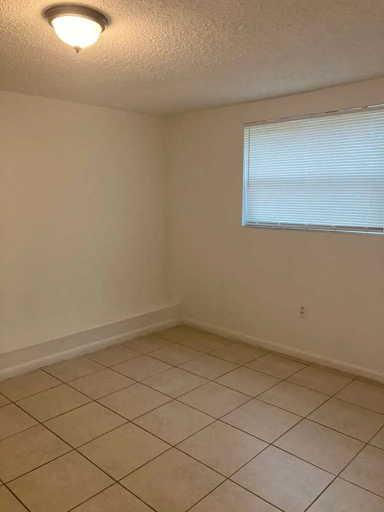 Cornerstone Apartments Dpm Llc - 14007 15th-Unit#101 — Photo 4