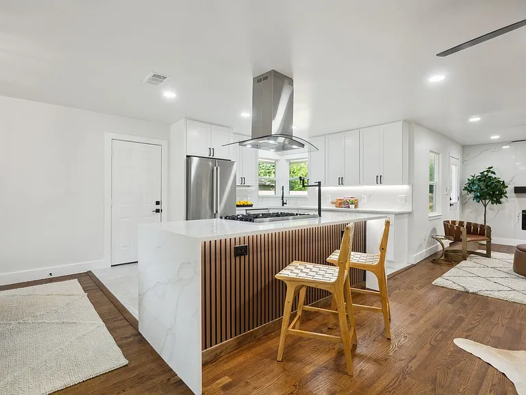 10228 San Juan Ave — Photo 7