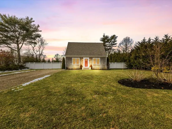 9 Rolling Acres Lane, East Falmouth, MA 02536