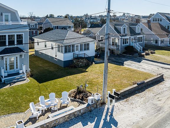 2nd image of 90 Town Neck Road