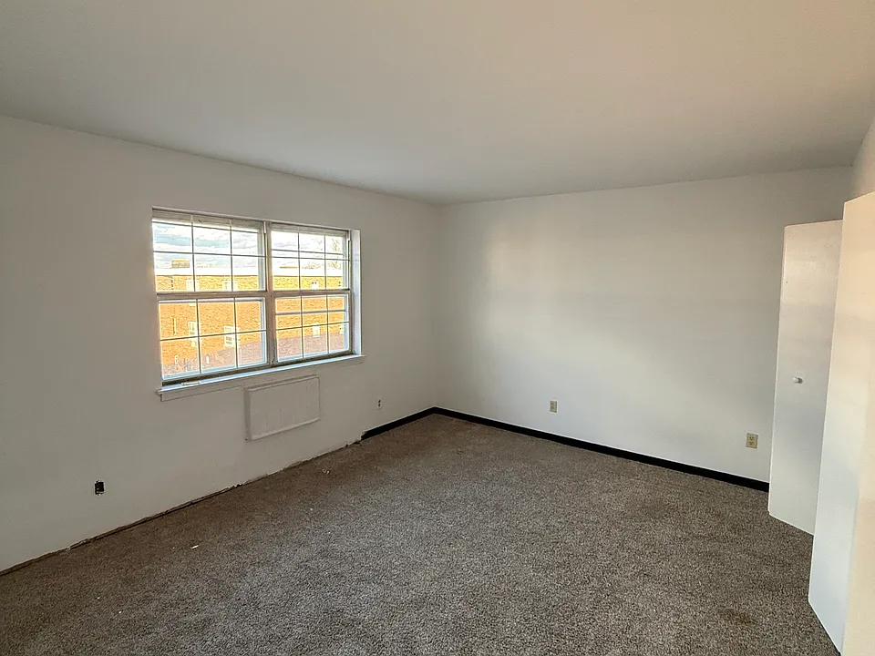 300 Palisade Ave #B16