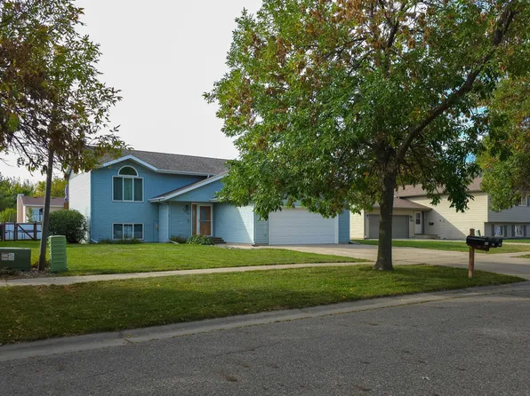 1511 14 1/2 Ave E, West Fargo, ND 58078