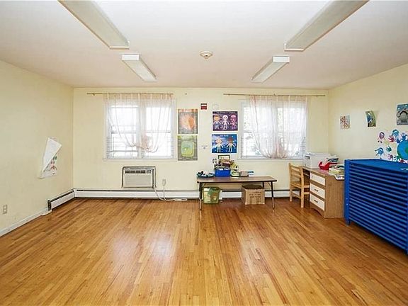 4th image of 1742 E 18th St