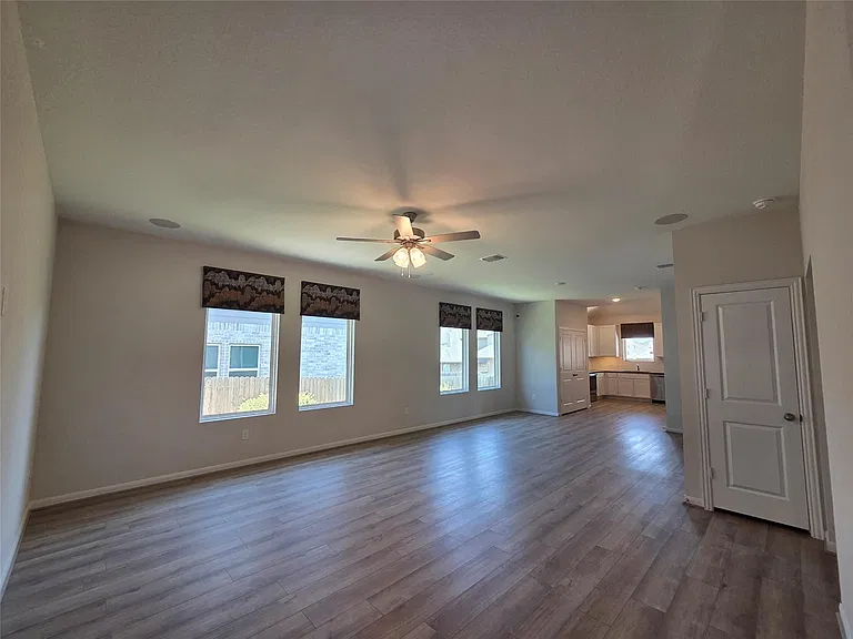 8902 Grand Western — Photo 13