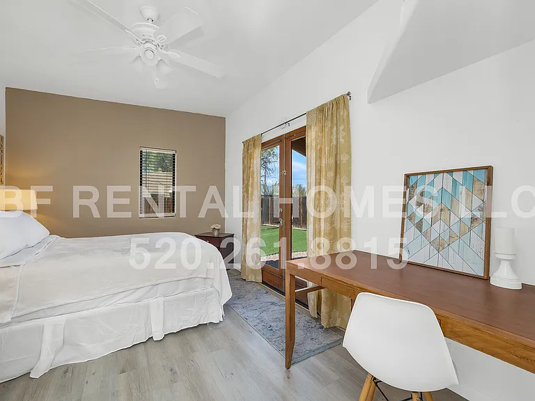 2319 E Helen St — Photo 19