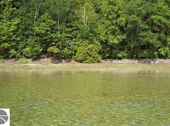 3rd image of Rocky Shore Trl