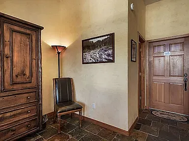 2 bed, 1156 sqft, $2,200 — Photo 2
