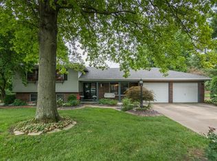 208 Glenwood Ct, Glen Carbon, IL