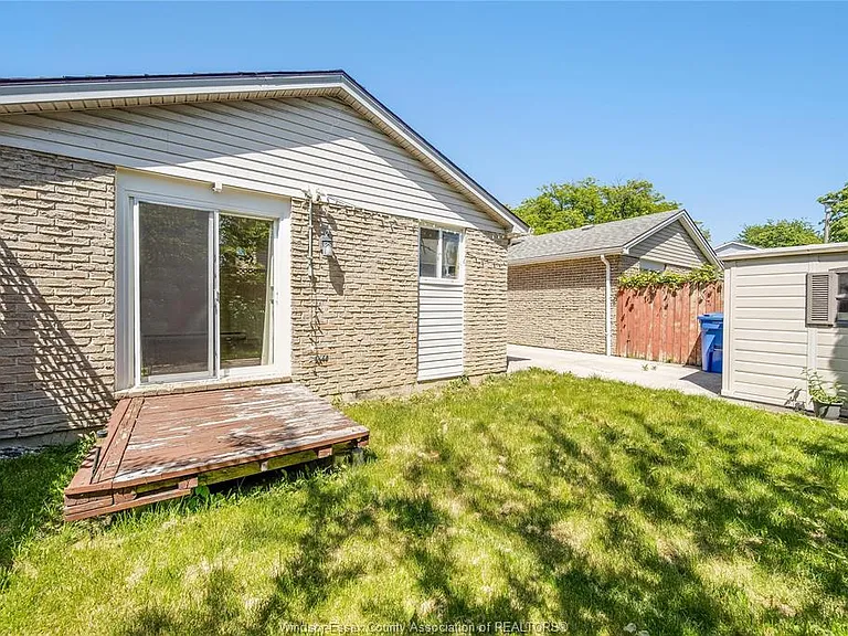 1229 Arncliffe Pl — Photo 37