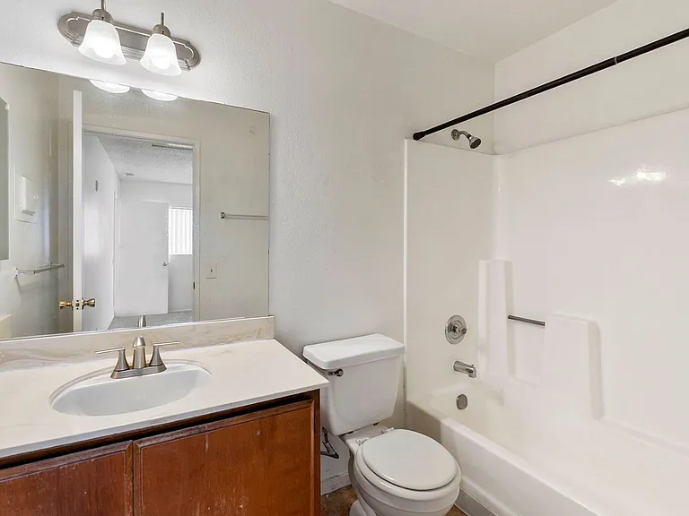 Apartment Building in North Park — Photo 10