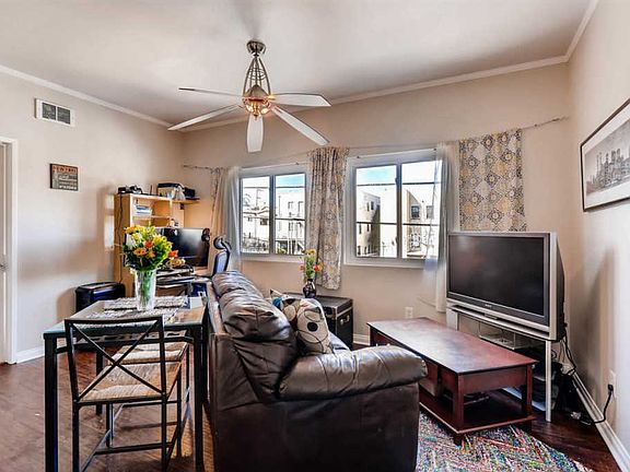 5th image of 2650 Broadway APT 206