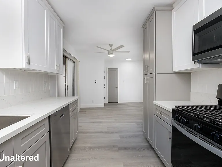 West Brent Apartments — Photo 11