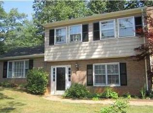 107 Commonwealth Cir, Charlottesville, VA 22901