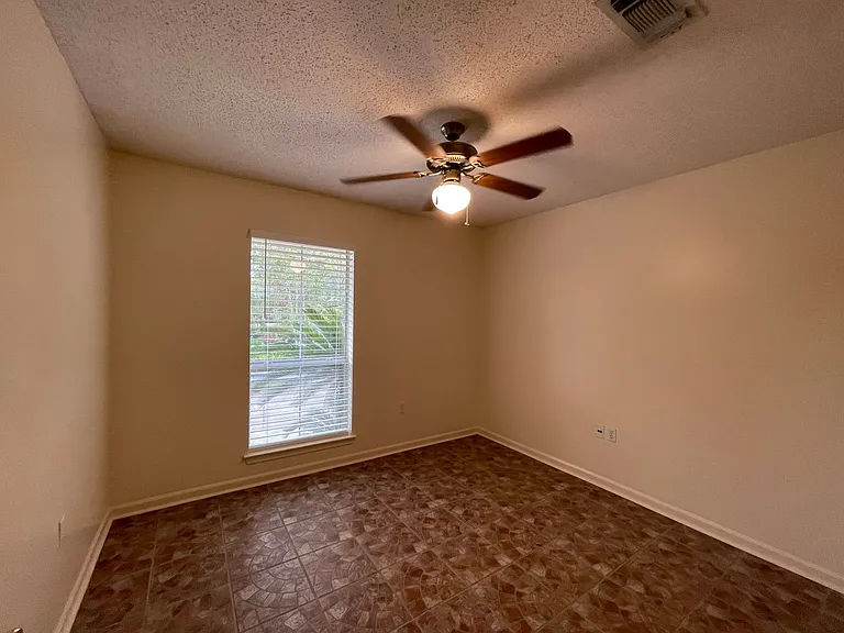 4274 Stumberg Ln — Photo 9