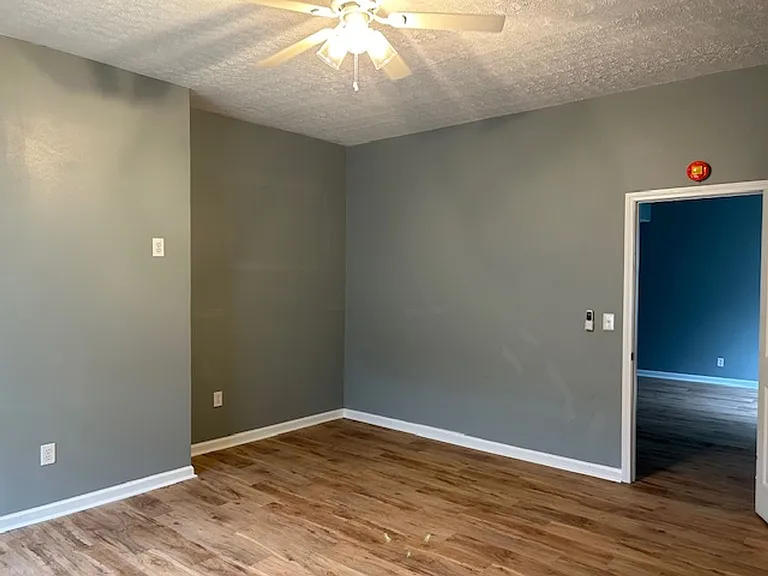 425 Huffman Ave — Photo 9