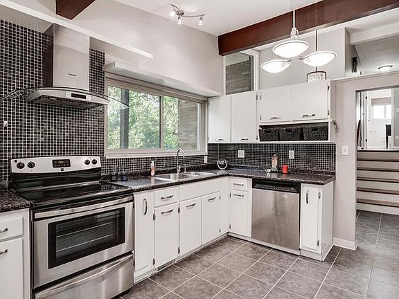4th image of 2803 Autumnwood Dr