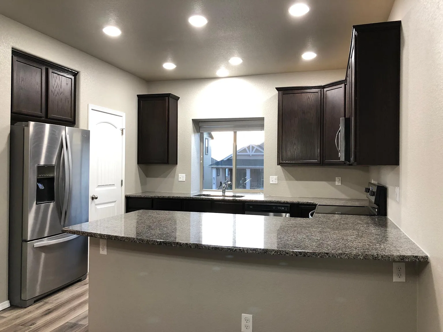 3 bed, 1634 sqft, $2,325 — Photo 3