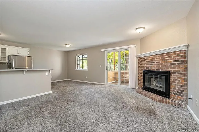 701 Canyon Dr #701 — Photo 3