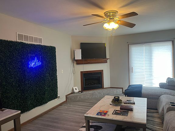 Spacious living room